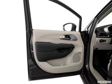2018 Chrysler Pacifica Pricing Ratings Amp Reviews